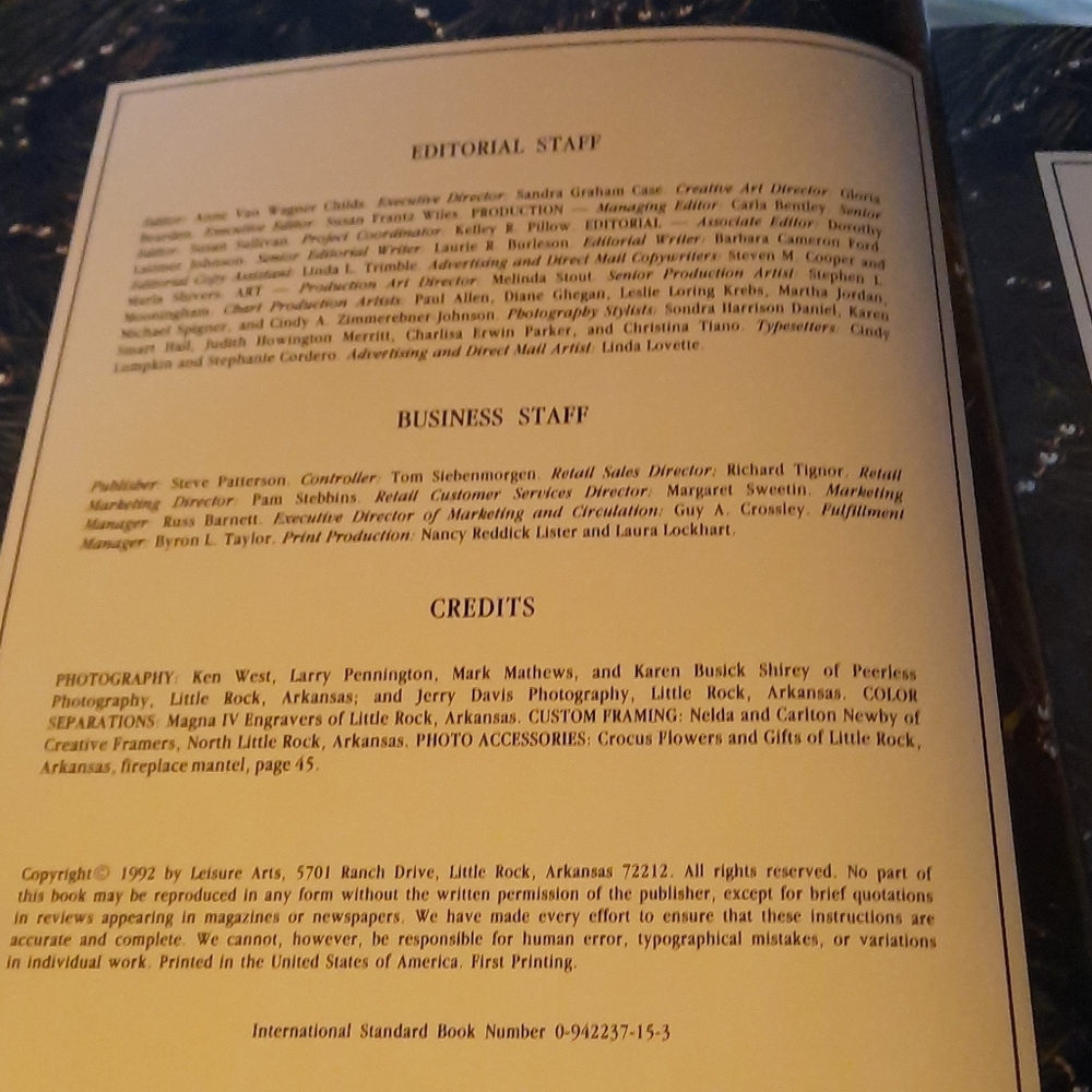 O CHRISTMAS TREE HARDBACK  BOOK. - Picture 5 of 16